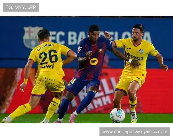 巴萨前场压迫让对手无所适从:从战术到训练的灵魂之力