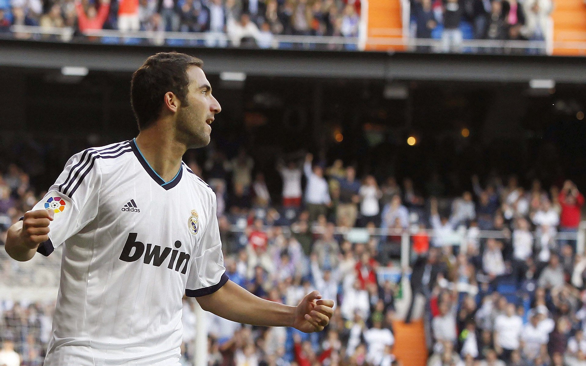 F1汉密尔顿勇夺冠军，摩纳哥大奖赛雨战显神威，f12021汉密尔顿